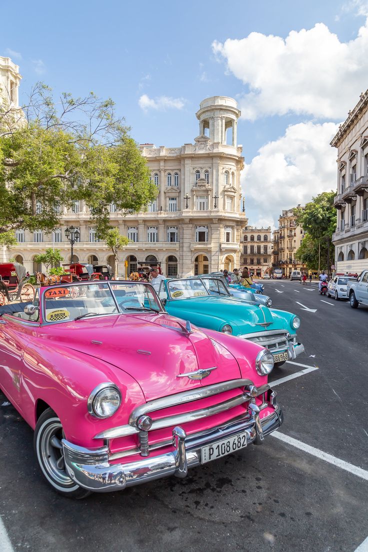 Havana Cuba _ 1950's taxi _ Cuba street photography _ Havana _ Cuba _ Travel Cuba _ Travel photography _ Collectible cars _ Old world style (2)